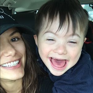 Meet your Posher, Mia. 🤗